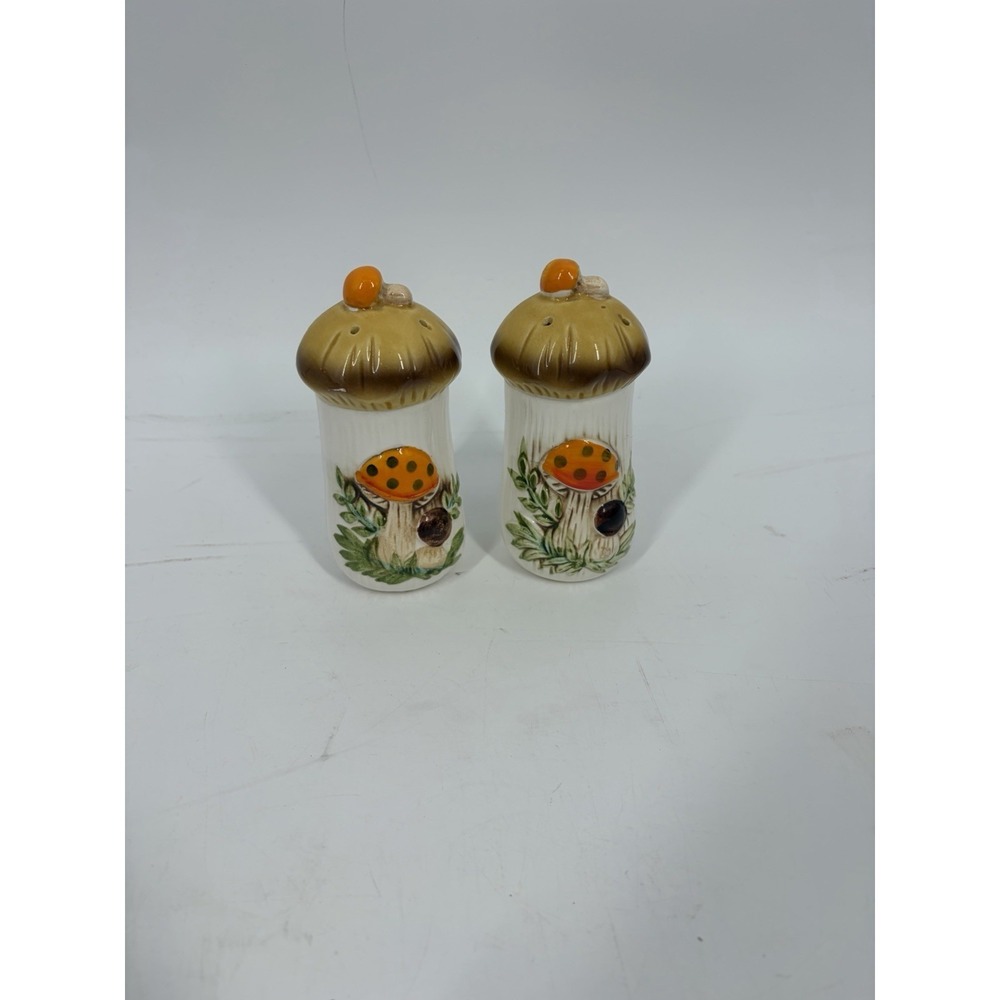 Merry Mushroom Salt & Pepper Shaker Set MCM 1970s Sears Roebuck Vintage